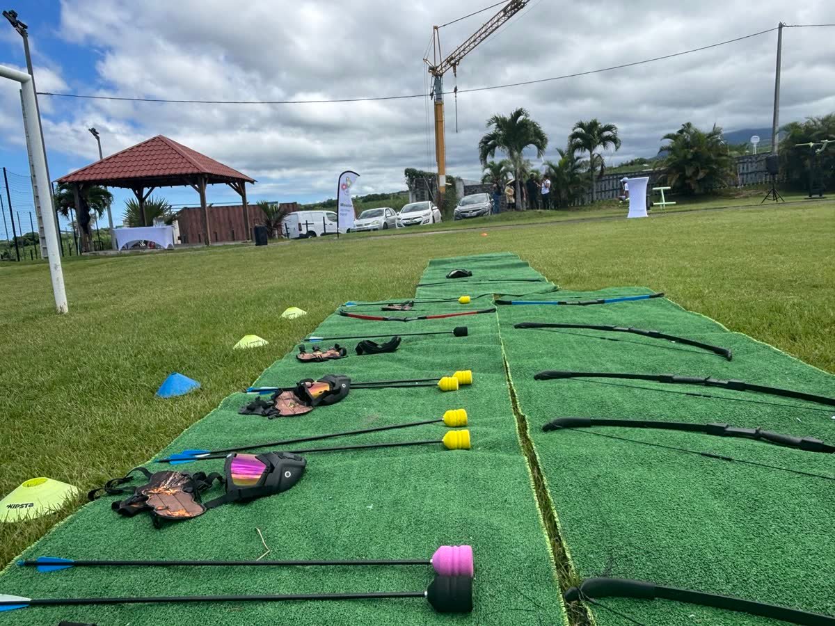 Couloirs de tir d'archery tag installés pour un team building d'entreprise à La Réunion